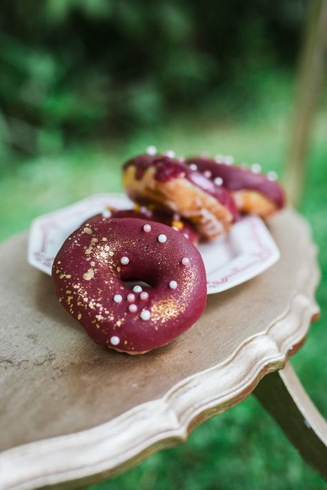 Burgundy Desserts, Burgundy And Gold Wedding, Donut Pictures, Gold Donuts, Burgundy Wedding Theme, Woodland Wedding Inspiration, Sweets Bar, Moody Colors, 64th Birthday