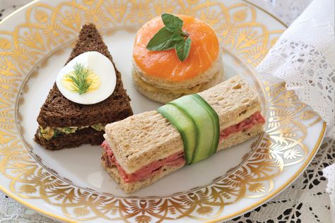 Roast Beef, Egg-and-Olive-Salad, and Smoked-Salmon Tea Sandwiches will satisfy afternoon appetites. Roast Beef Tea Sandwiches, Beef Tea, Tea Party Sandwiches, Tea Sandwiches Recipes, Horseradish Cream, Afternoon Tea Recipes, Sandwich Bar, Party Sandwiches, Deli Sandwiches