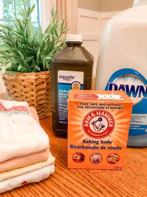 Wondering How do you remove tough stains from clothes? Check out this easy homemade clothes stain remover recipe. Budget friendly Homemade Stain Remover with 3 Simple Ingredients. #diystainremover #howtoremovestains How To Get Tough Stains Out Of Clothes, How To Get Dirt Stains Out Of Clothes, Stain Removal From Clothes, Homemade Stain Removers, Homemade Clothes, Stain Remover Clothes, Diy Stain Remover, Homemade Fabric Softener, Diy Tufted Headboard