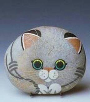 Learn about painting on stones and how to get started with your rockin' new hobby! Caillou Roche, Painted Rock Animals, Art Pierre, Rock And Pebbles, Painted Rocks Diy, Rock Painting Patterns, Paint Rock, Pet Rocks, Rock Painting Designs