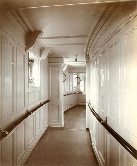 40 Amazing Photos Show Exterior and Interior of the RMS Lusitania ~ Vintage Everyday Sea Moodboard, Rms Lusitania, Veranda Cafe, Cruise Ships Interior, Rms Mauretania, Cunard Ships, Cunard Cruise, Sea Stuff, Nautical Interior