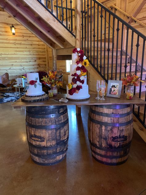 Whisky Barrel Wedding Decor, Decorate Wine Barrel Wedding, Barrel Table Wedding, Whiskey Barrel Wedding Cake Table, Fall Wedding Cake Table, Barrel Wedding Cake Table, Wine Barrel Bar Table Wedding, Barrel Cake Table, Wedding Whiskey Barrel Floral Arrangements