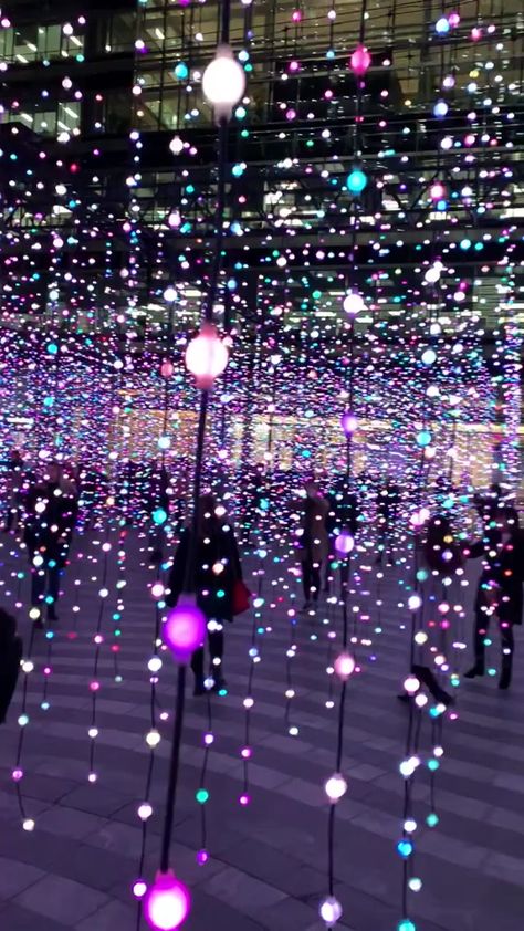 The 2019 Canary Wharf Winter Lights in London. #lights #art #artinstallation #design #london #thingstodo #lightshow Canary Wharf Winter Lights, London Lights, Winter Lights, London Baby, Canary Wharf, Winter Light, Light Show, Installation Art, In London