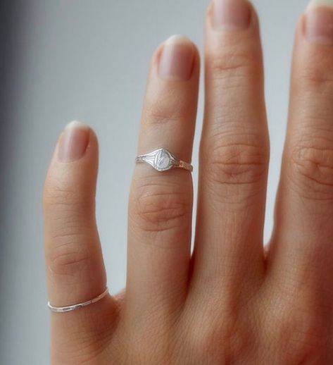 1,036 Likes, 3 Comments - Catbird (@catbirdnyc) on Instagram: “It’s raining here. There too? ☔️💦 Here’s a sweet, silvery stack to wish you a happy (and cozy!)…” Catbird Jewelry, Gold Flower Ring, Floral Engagement Ring, Hammered Silver Ring, Oval Cut Engagement Ring, Hammered Ring, Silver Jewelry Design, Sapphire Engagement Ring Blue, Gemstone Engagement