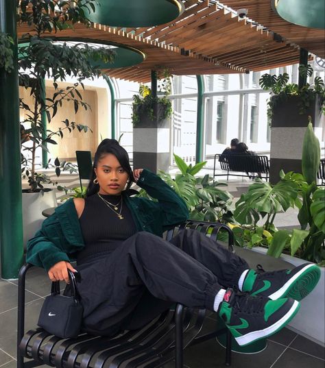 Stefneyv Instagram, Street Wear Outfits, Street Style Shoes, Jordan Outfits, Fashion Shoes Sneakers, Tomboy Style Outfits, Spring Summer Trends, School Looks, Looks Street Style