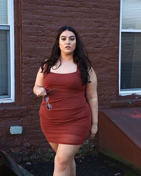 Nadia Aboulhosn (@nadiaaboulhosn) • Fotos e vídeos do Instagram Nadia Aboulhosn, Ruffle Bodycon Dress, Plus Size Models, Lingerie Dress, Teen Vogue, Model Fashion, Plus Size Lingerie, Lingerie Fashion, American Apparel