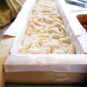 How to Build Your Own Wood Soap Molds for Loaves, Slabs, and Blocks of Soap - Modern Soapmaking Wooden Soap Molds, Soap Molds Diy, Soap Display, Soap Supplies, Soap Ideas, Making Soap, Lemon Poppy, Natural Soaps, Soap Making Supplies