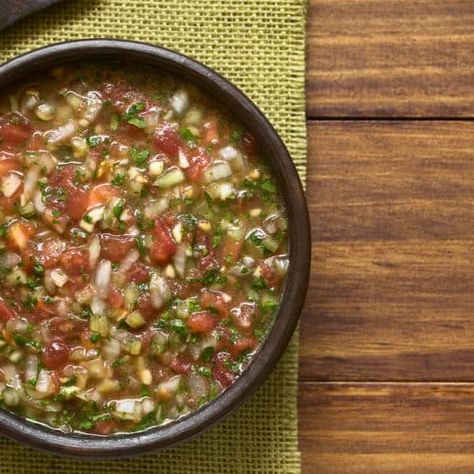 Chilean Pebre Sauce - PepperScale Easy Fresh Salsa, Poblano Pepper, Chilean Recipes, Pepper Recipe, Poblano Peppers, Colombian Food, Toasted Bread, Green Peppers, Pickled Veggies