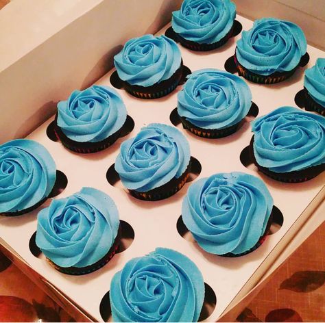 Blue rosettes cupcakes Rosette Cupcakes With Sprinkles, Cupcakes With Sprinkles, Rosette Cupcakes, Sprinkles, Blue