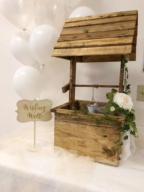 Wood Wishing Well, Wishing Well Bridal Shower, Wishing Well Table, Wishing Well Sign, Wishing Well Ideas, Diy Wishing Wells, Bridal Shower Wishes, Wishing Well Wedding, Snow White Wedding