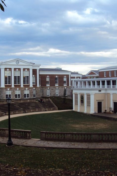 University of Virginia in Charlottesville (Monticello and the University of Virginia in Charlottesville) in Virginia, United States #worldheritage #virginia #unitedstates Virginia Highlands Atlanta, Virginia Aesthetic, University Of Virginia Campus, College Vision Board, Vision Board Photos, Virginia Cavaliers, Classical Antiquity, Charlottesville Virginia, Dream College