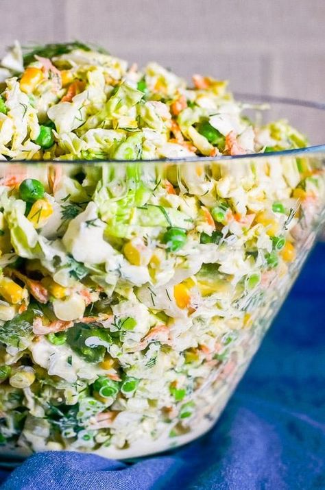 Cabbage Salad Recipe, Cabbage Salad Recipes, Plats Healthy, Savoy Cabbage, Cold Salad, Slaw Recipes, Salad Ideas, Coleslaw Recipe, Cabbage Salad