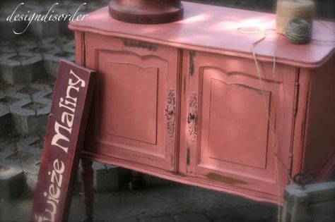 Scandinavian Pink - do I dare paint the dresses this color with a stencil on the drawers? Pink Diy, Pink Furniture, Painted Furniture Colors, Chalk Paint Projects, Annie Sloan Paints, Vintage Repurposed, Furniture Rehab, Paint Projects, Painted Chairs