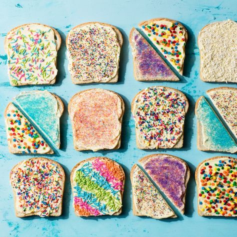 I'm Australian, we do NOT eat this for breakfast or a snack, it's for kid's birthday parties! Australian Snacks, Rainbow Snacks, Australia Crafts, Kids Birthday Party Food, Fairy Food, Aussie Food, Fairy Bread, World Thinking Day, Australia Food