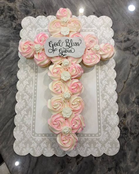 Communion Cupcakes Girl, First Communion Cupcake Cake, Baptism Cake Girl Simple, 1st Communion Party Ideas Girl, Cross Cakes First Communion, Communion Ideas Girl, Baptism Food Ideas Lunches, Cross Cupcake Cake Baptisms, Baptism Sheet Cake Girl