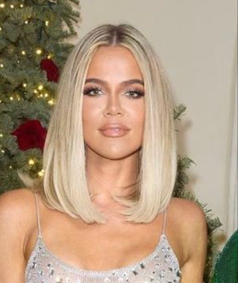 Chloe Kardashian Hair Bob, Khloe Kardashian Long Bob, Khloe Kardashian Bob Haircut, Long Blonde Bob Hairstyles, Warm Blonde Short Hair, Khloe Kardashian Hair Short, Mid Length Blonde Hair, Khloe Kardashian Hair, Long Bob Blonde