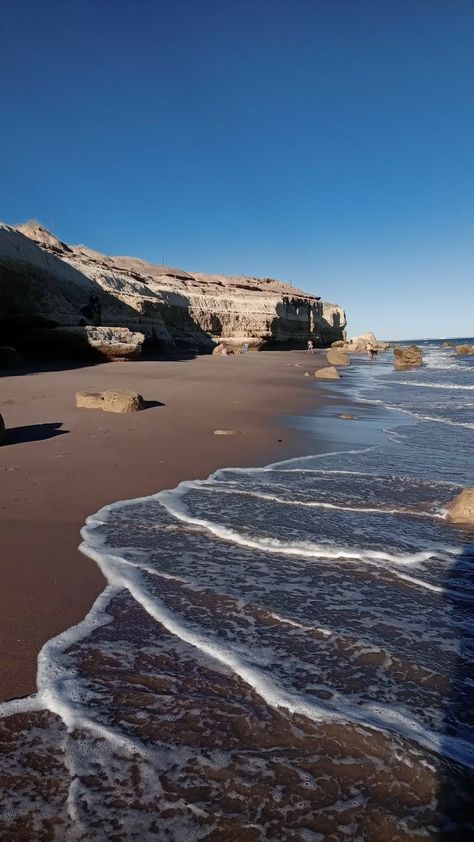 Las grutas, Río Negro, Argentina Summer In Argentina, Ocean Girl, Through The Looking Glass, Carp, Travel Dreams, South America, Summer Vibes, Surfing, Vision Board