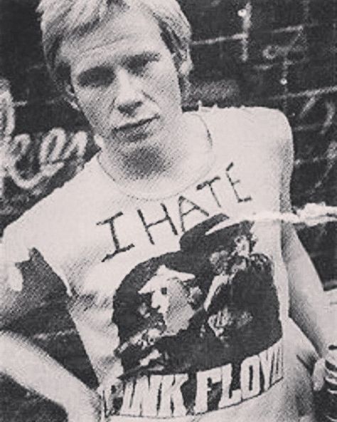 Paul Cook, 1970s Punk, Cultura Punk, 70s Punk, Johnny Rotten, Pink Floyd Shirt, 80s Punk, Pink Floyd T Shirt, Sid Vicious