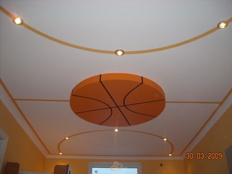 Basketball ceiling. Love it . Design -ideas Black Themed Bedroom, Room Ideas Pastel, Boys Basketball Bedroom, Baddie Room Ideas, Basketball Themed Bedroom, Basketball Theme Room, Basketball Room Decor, 2000 Era, Women Cave