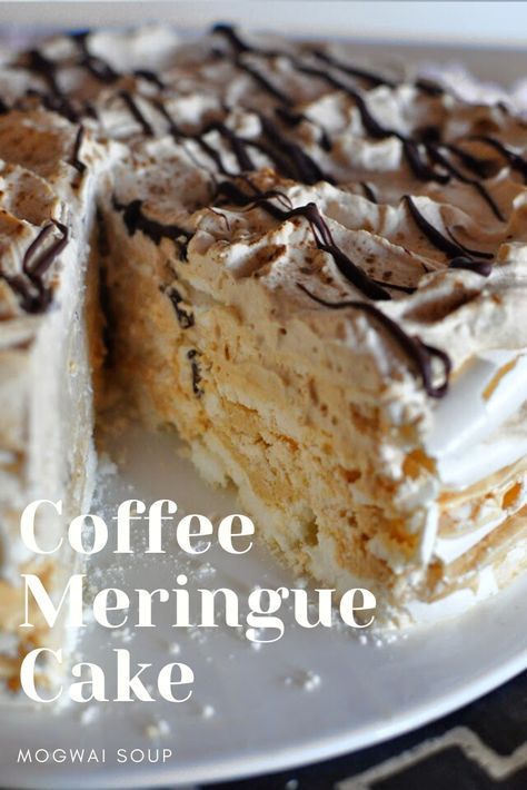 Coffee Pavlova, Coffee Meringue, Meringue Recept, Pavlova Cake, Meringue Desserts, Meringue Recipe, Meringue Cake, Pavlova Recipe, Unsweetened Chocolate