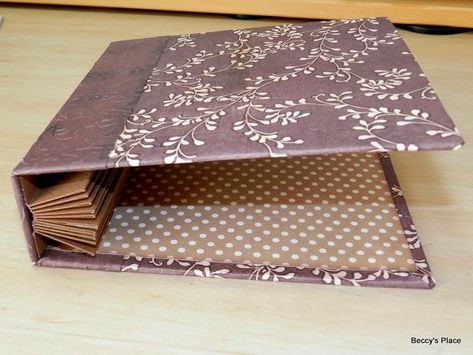 Beccy's Place: Mini Album - Creating the Cover Mini Albümler, Mini Album Scrap, Diy Mini Album, Folding Origami, Mini Photo Albums, Mini Albums Scrap, Mini Album Tutorial, Album Diy, Scrap Album