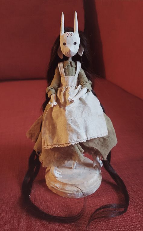 missusruin: Made some ruinfolk dolls + a box for... - Pace is the Trick Creepy Cute Dolls, Diy Art Doll, Handmade Dolls Diy, Alice In Wonderland Art, Doll Base, Doll Sculpture, Textile Art Dolls, Diy Dolls, Doll Plushies