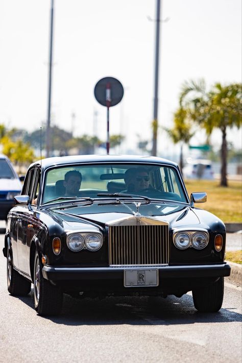 Old and Classic Rolls Royce Old Classic Cars, Rolls Royce Old, Old Rolls Royce, Rolls Royce Logo, Rolls Royce Ghost Black, Rolls Royce Wallpaper, Rolls Royce Silver Shadow, Classic Rolls Royce, Tokyo Drift Cars