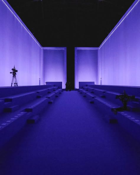 Purple Lighting, Screen Room, Cyberpunk City, Cyberpunk Fashion, Tom Ford Men, Treasure Island, Stage Design, World Art, Purple Fashion