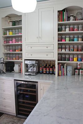 FOR SARAH...check out this kitchen re-do and the "Wall Of Sprinkles"...for the happy baker! :) Sprinkle Storage, Bakery Organization, Diy Corner Cabinet, Baking Storage, Baking Station, Bakers Kitchen, Cupcake Shop, Kitchen Tour, Bakery Kitchen