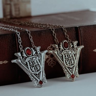 Twilight Story, Aro Volturi, Dream Moon, Fandom Jewelry, Robert Pattinson Twilight, The Cullen, Before The Dawn, Alice Cullen, Twilight Pictures