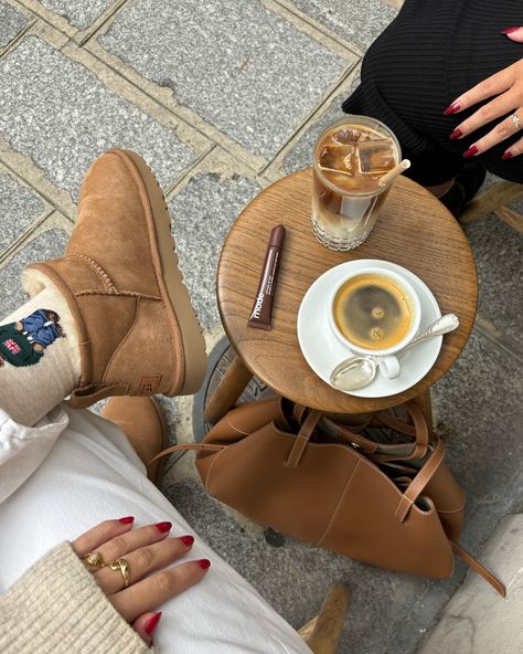 coffee break with you bestie 🤎 cutest coffee shop @rectoversocafe 🍂 #coffeebreak #pariscoffeeshop #falloutfit #autumn #aesthetic #pinterest #pinterestinspired #fallfashion #autumnoutfit #fallinparis #loveletter #aestheticgirl #romanticizeyourlife Autumn Coffee Shop, Paris Coffee Shop, Paris In Autumn, Cute Coffee Shop, Paris Shopping, Aesthetic Pinterest, Autumn Aesthetic, Autumn Outfit, Coffee Shops