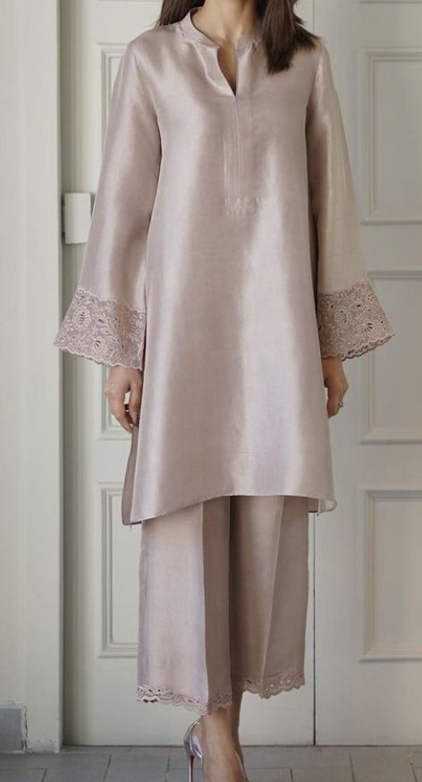 Simple Kurta Designs, Pakistani Dresses Casual, Pakistani Fancy Dresses, Pakistani Fashion Party Wear, Salwar Kamiz, Dress Design Patterns, Simple Pakistani Dresses, Designer Party Wear Dresses, Designer Dresses Casual