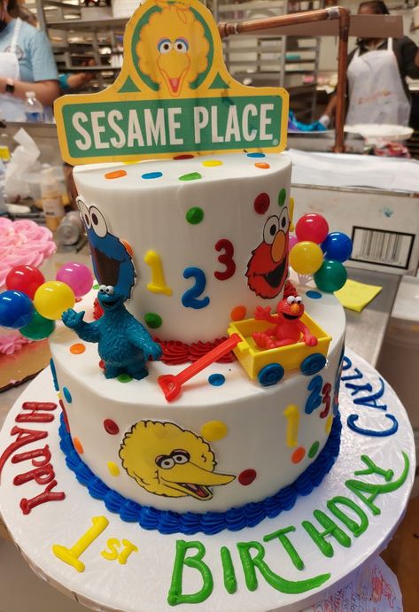 Elmo Birthday Party Boy, Elmo Birthday Cake, Birthday Party Boy, Elmo Cake, Cinderella Theme, Elmo Birthday Party, Cake Buttercream, Boy Cake, Sesame Street Birthday Party