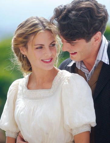 Alicia and Julio in Gran Hotel Alicia Alarcon, Yon Gonzalez, Spanish Movies, Gran Hotel, Star Crossed, Tv Couples, Movie Couples, Costume Drama, Melodrama