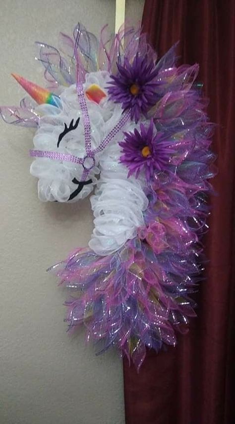 Unicorn Wreath Diy, Unicorn Wreath, Outdoor Kitchen Design Ideas, Deco Mesh Crafts, Diy Valentines Day Wreath, Deco Mesh Wreaths Tutorials, Deco Mesh Wreaths Diy, Kitchen Design Layout, Holiday Wreaths Diy