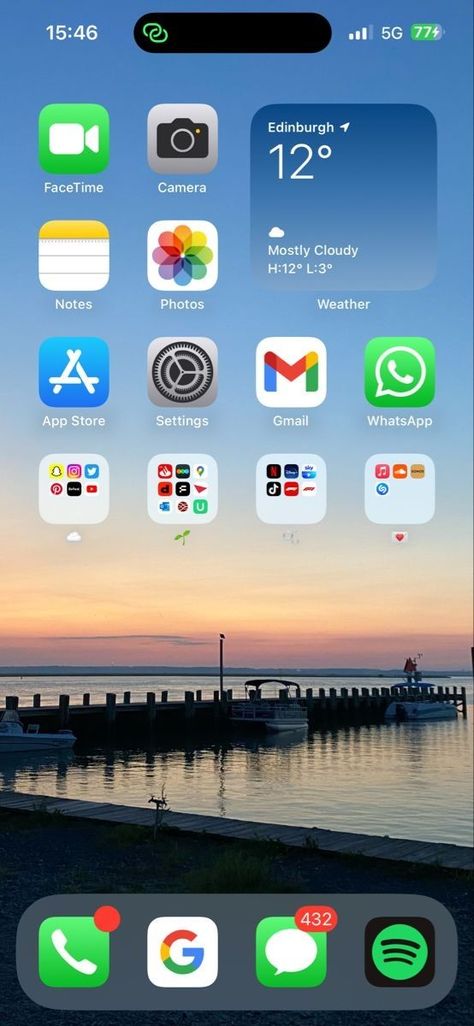 Iphone 15 Home Screen, Iphone Organization Screens, Iphone Organization Homescreen, Homescreen Organization, Organize Apps On Iphone, Iphone Storage, Iphone Ideas, Ios App Iphone, Iphone Home Screen Layout