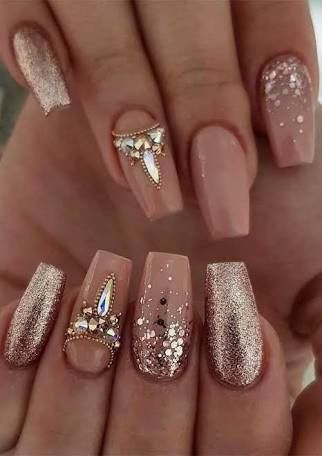 Elegant Rhinestone Nails, Nail Art Wedding Elegant Pink, Spring Nail Art Coffin, Black Nails With Glitter, Feather Nails, Nagellack Trends, Wedding Nails Design, Best Nail Art Designs, Nail Art Wedding