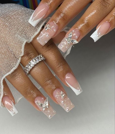 Pearl Glitter Nails, Nude Diamond Nails, Silver Nails Coffin, Nails Acrylic Coffin, White And Silver Nails, Acrylic Coffin, Body Glitter, Diamond Nails, Silver Nails