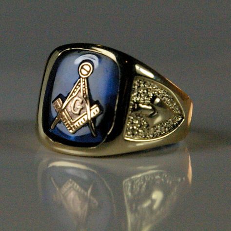 Masonic Symbols Tattoo, Free Masons Symbol, Masonic Symbols Freemasonry, Masonic Rings Jewelry, Mason Ring, Blue Lodge Masonic Rings, Antique Ruby Ring, Royal Arch Masons, Masonic Square And Compasses