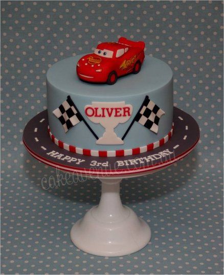 Lightning McQueen Racing Theme Cake, Cake Lightning Mcqueen, Pastel Cars, Lighting Mcqueen Cake, Disney Cars Cake, Racing Cake, Lightning Mcqueen Cake, Toddler Birthday Cakes, Cars Theme Cake