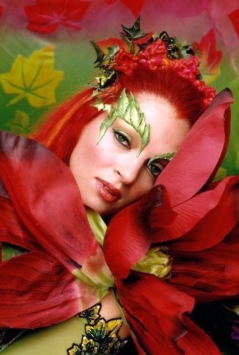 Uma Thurman Batman, Nefertiti Art, Ivy Makeup, Uma Thurman Poison Ivy, Poison Ivy Makeup, Florian Schneider, Poison Ivy Halloween Costume, Dc Poison Ivy, Batman And Robin 1997