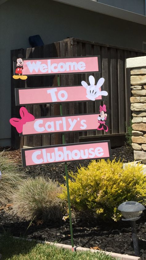 Minnie Mouse Clubhouse Sign Minnie Mouse Backyard Birthday Party, Minnie Mouse Playhouse, Minnie Mouse Clubhouse, Party Entrance, Backyard Birthday Parties, Birthday Yard Signs, Minnie Birthday Party, Backyard Birthday, Baby Mouse