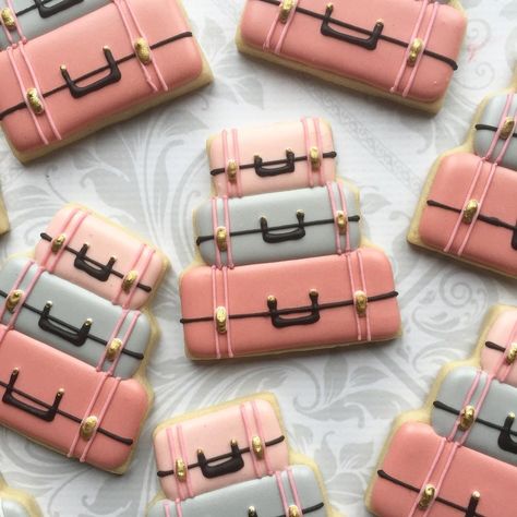 294 Likes, 11 Comments - Anna (@thesweetesttiers) on Instagram: “Stacked luggage cookies to complete the set from my previous post. #luggagecookies #suitcasecookies…” Cookie Business, Sugar Cookie Designs, Creative Cookies, Fancy Cookies, Vintage Luggage, Cookie Inspiration, Cookie Icing, Iced Cookies, Baby Shower Cookies