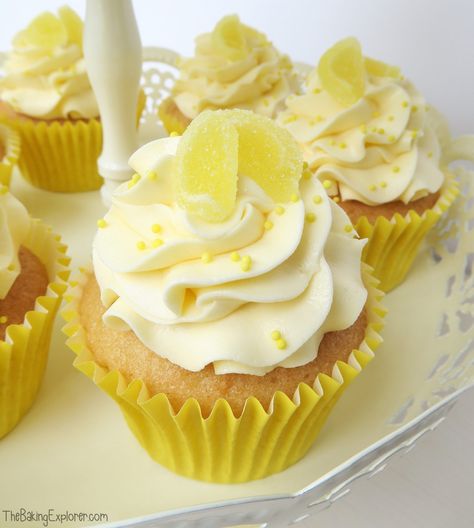 Lemon Cupcakes Lemon Heaven, Lemon Curd Cheesecake, Jelly Slice, Lemon Cupcake, Cupcakes Filled, Curd Filling, Yellow Cupcakes, Lemon Zester, Lemon Curd Filling