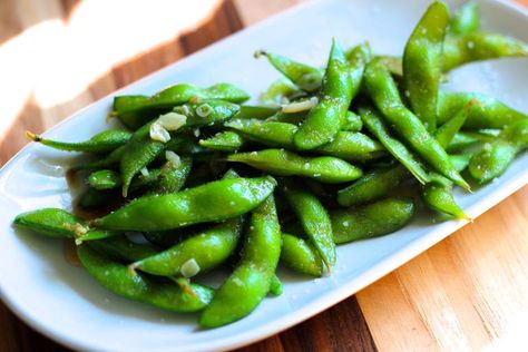 How To Cook Edamame, How To Make Edamame, Edamame Snack, Edamame Recipes, Restaurant Appetizers, Sushi Restaurant, Chicken Bites, Sushi Restaurants, Veggie Sides