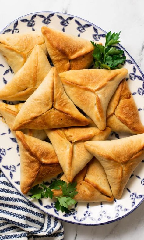 Lebanese Spinach Pies Spinach Fatayer Recipe, Lebanese Spinach, Fatayer Recipe, Spinach Pies, Jordanian Food, Syrian Food, Spinach Pie, Pomegranate Molasses, Lebanese Recipes