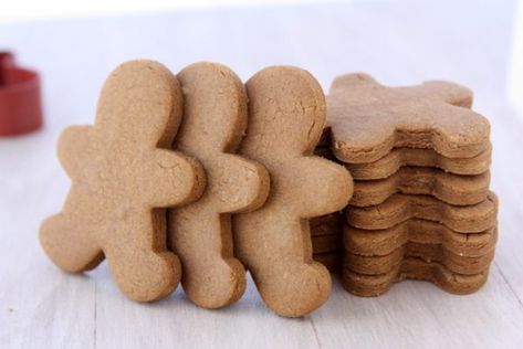 Gingerbread Cookies That Won't Spread Recipe Easy Gingerbread Cookies, Gingerbread Cookies Decorated, Ginger Bread Cookies Recipe, Bread Cookies, Gingerbread Recipe, Gingerbread Man Cookies, Kitchen Paper, Spread Recipes, Xmas Cookies