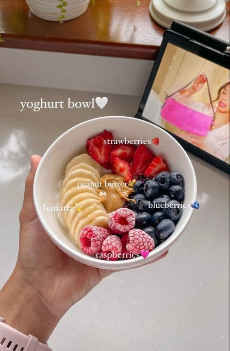 Yoghurt Bowl, Resep Smoothie, Healthy Lunch Snacks, Healthy Food Inspiration, Yogurt Bowl, Healthy Food Dishes, Makanan Diet, Healthy Food Motivation, Healthy Lifestyle Food