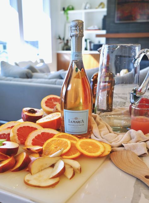 This is the best rosé sangria recipe that is perfect for hosting. It's refreshing, can be made ahead of time, and can be customized for each season! Rose Sangria Recipes, Rosé Sangria, Easy Sangria Recipes, Rose Sangria, Batch Cocktails, Perfect Summer Drink, White Sangria, Sangria Recipe, Dry Wine