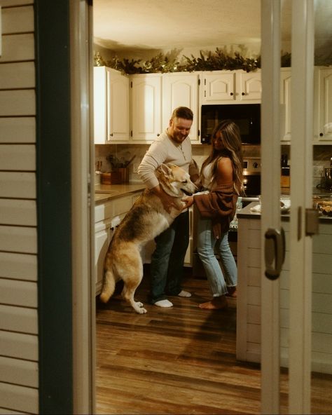 Throwback to this cozy in home session because I just can’t wait for the holidays 🫶 I feel soup and baking season is upon us y’all! * * * * * #PAWeddingPhotographer #OhioWeddingPhotographer #DestinationWeddingPhotographer #ElopementPhotographer #TravelWeddingPhotographer #MidwestWeddingPhotographer #OhioElopementPhotographer Couple And Dog Christmas Pictures, In Home Christmas Photoshoot Couple, Home Couple Photoshoot Ideas, At Home Couple Photoshoot, Apartment Photoshoot, Family Photos With Dogs, Christmas Photo Session, In Home Couples Session, House Photoshoot